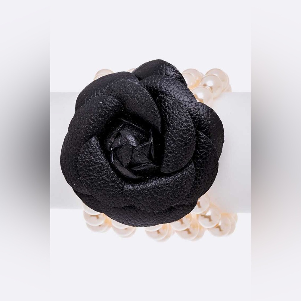 Camelia Rose & Pearl Leather Elastic Bracelet
